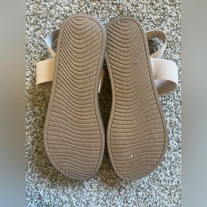 NWOT Cushionaire sandals